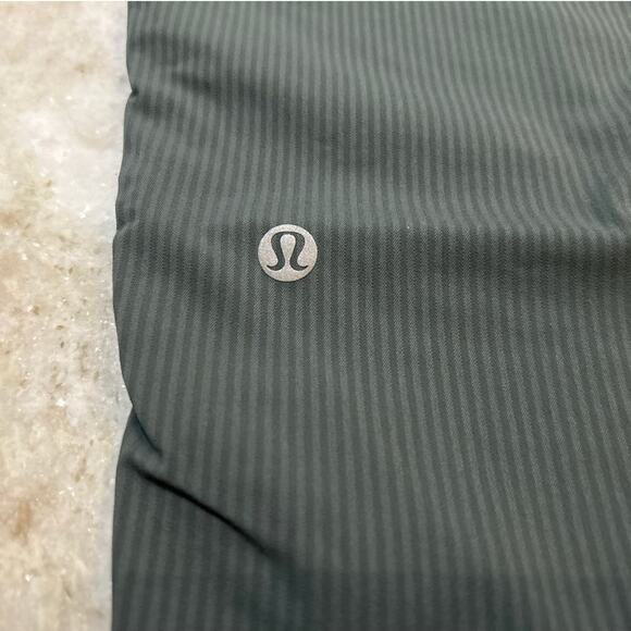 Lululemon Dance Studio Crop II, Green Micro-Stripe, Women’s Size 4 (Est.) - Picture 7 of 7